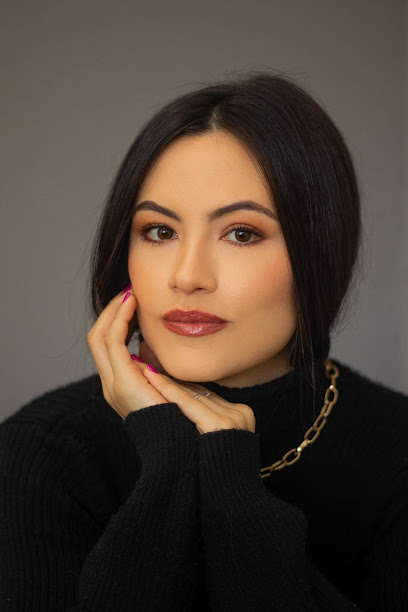 Dra. Talita Avona - Harmonização Facial